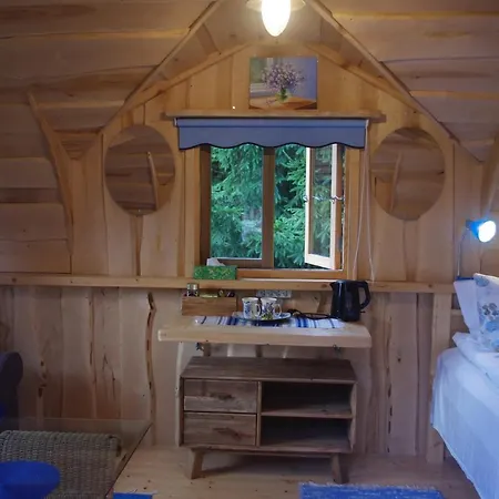 Neitsijaerve Majutus Vendégház *