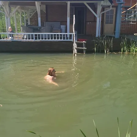 Neitsijaerve Majutus Vendégház *