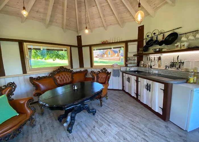 Neitsijaerve Majutus Gæstehus *